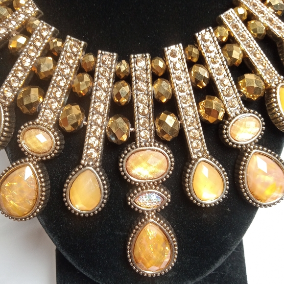 NWT Gorgeous Charming Charlie Cleopatra style necklace ๐๐ฅฐ๐ - Picture 4 of 8